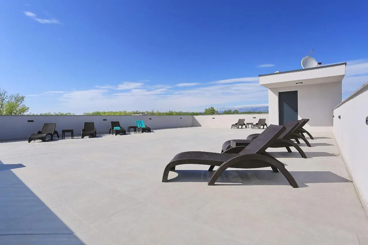 Apartments Bonaca With Jacuzzi Privlaka  Privlaka (Zadar)