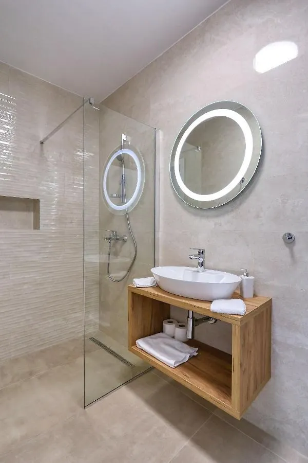 Apartments Bonaca With Jacuzzi Privlaka
