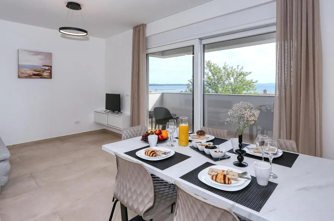 Apartments Bonaca With Jacuzzi Privlaka  Privlaka (Zadar)