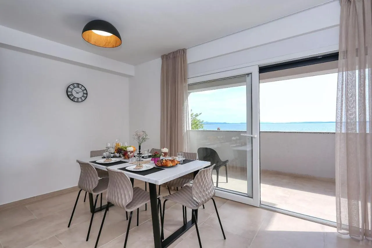 Apartments Bonaca With Jacuzzi Privlaka   Privlaka (Zadar)