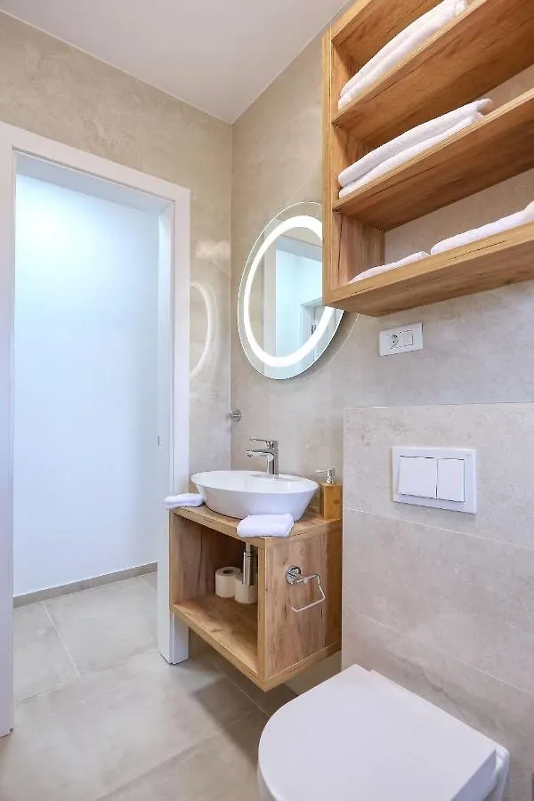 Apartments Bonaca With Jacuzzi Privlaka
