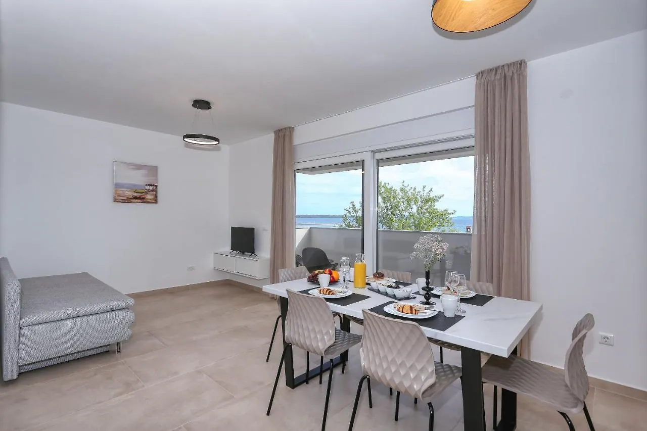 Apartments Bonaca With Jacuzzi Privlaka