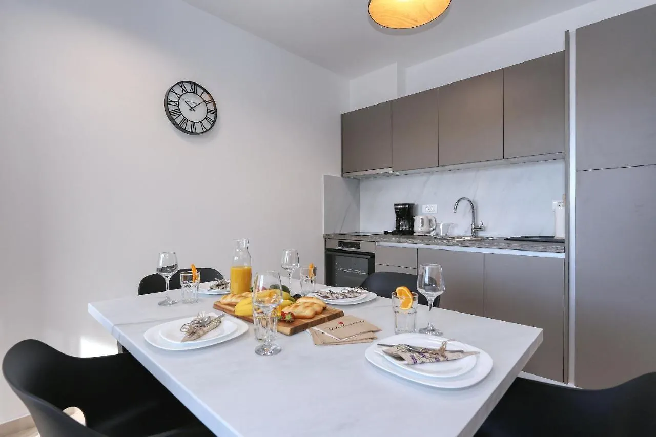 Apartments Bonaca With Jacuzzi Privlaka