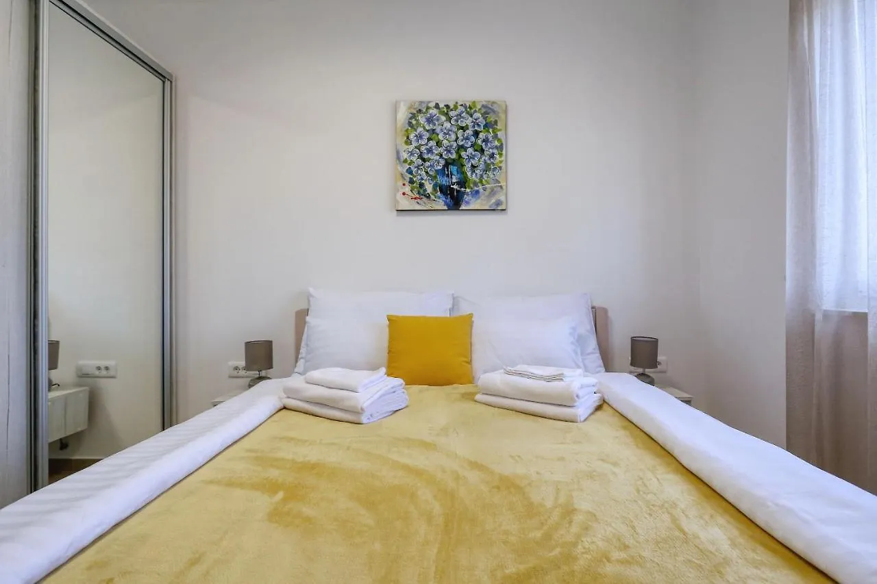 Apartments Bonaca With Jacuzzi Privlaka
