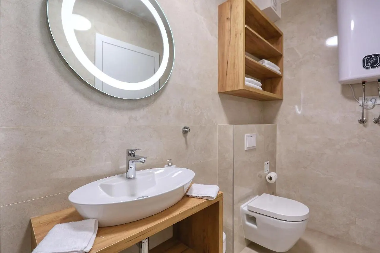 Apartments Bonaca With Jacuzzi Privlaka  Croatia