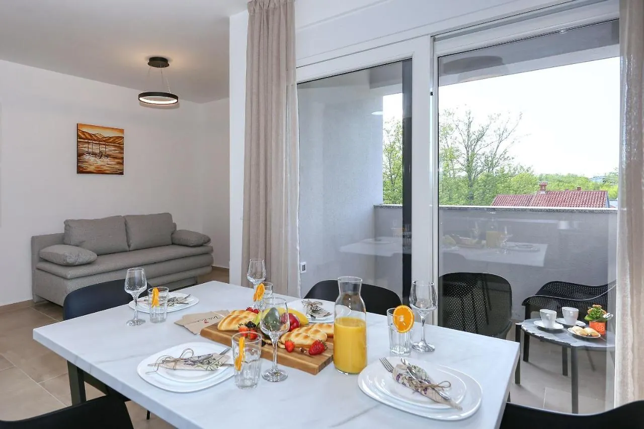 Apartments Bonaca With Jacuzzi Privlaka  Privlaka (Zadar)