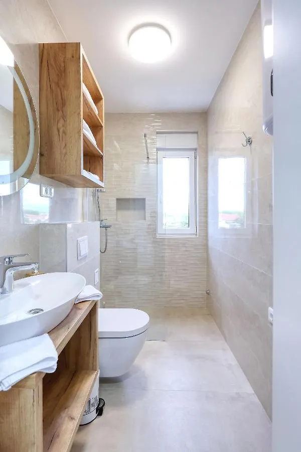 Apartments Bonaca With Jacuzzi Privlaka