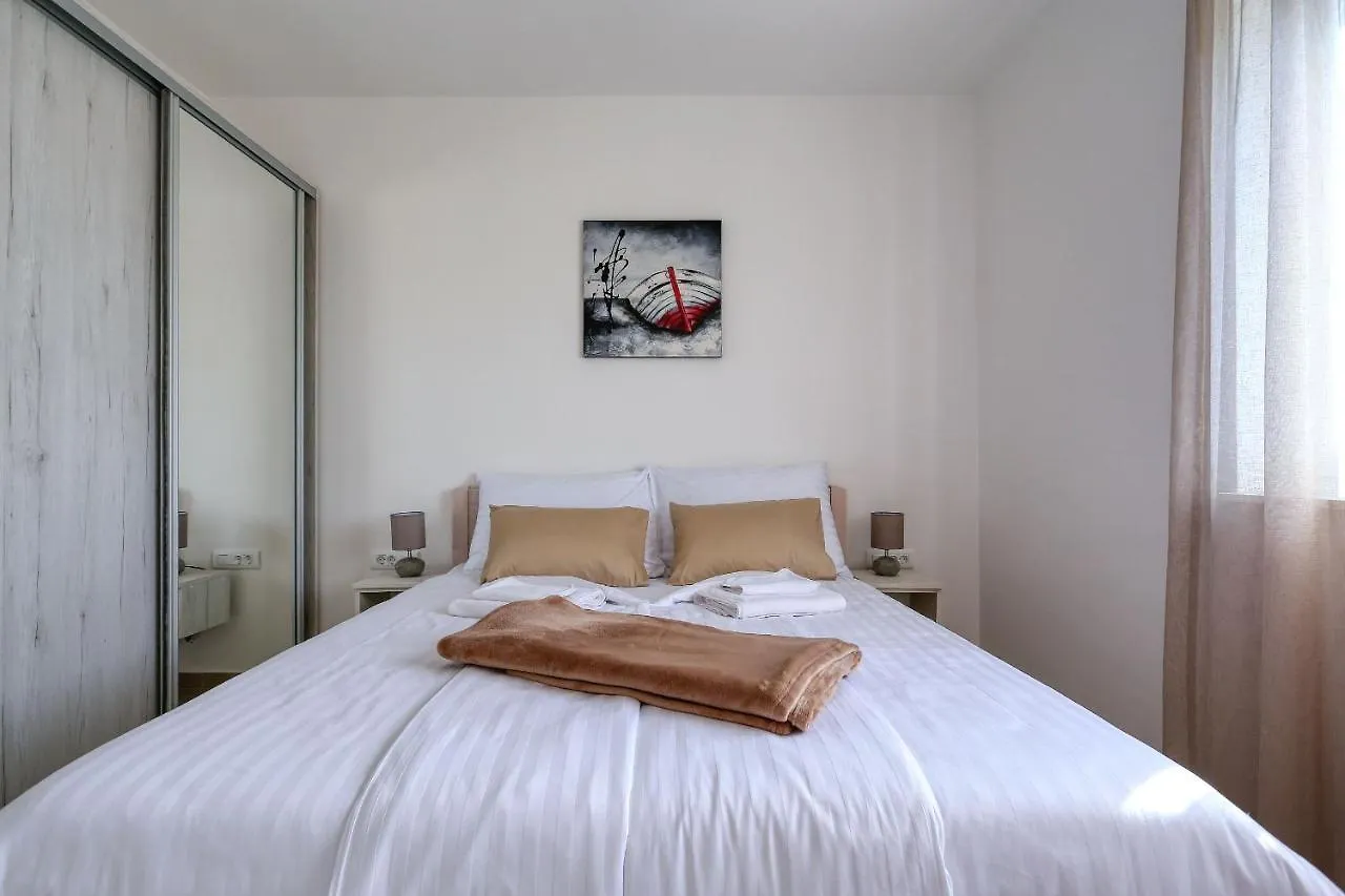 Apartments Bonaca With Jacuzzi Privlaka