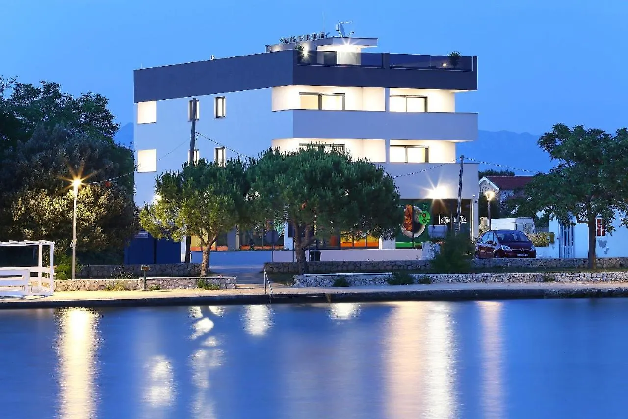 Apartments Bonaca With Jacuzzi Privlaka