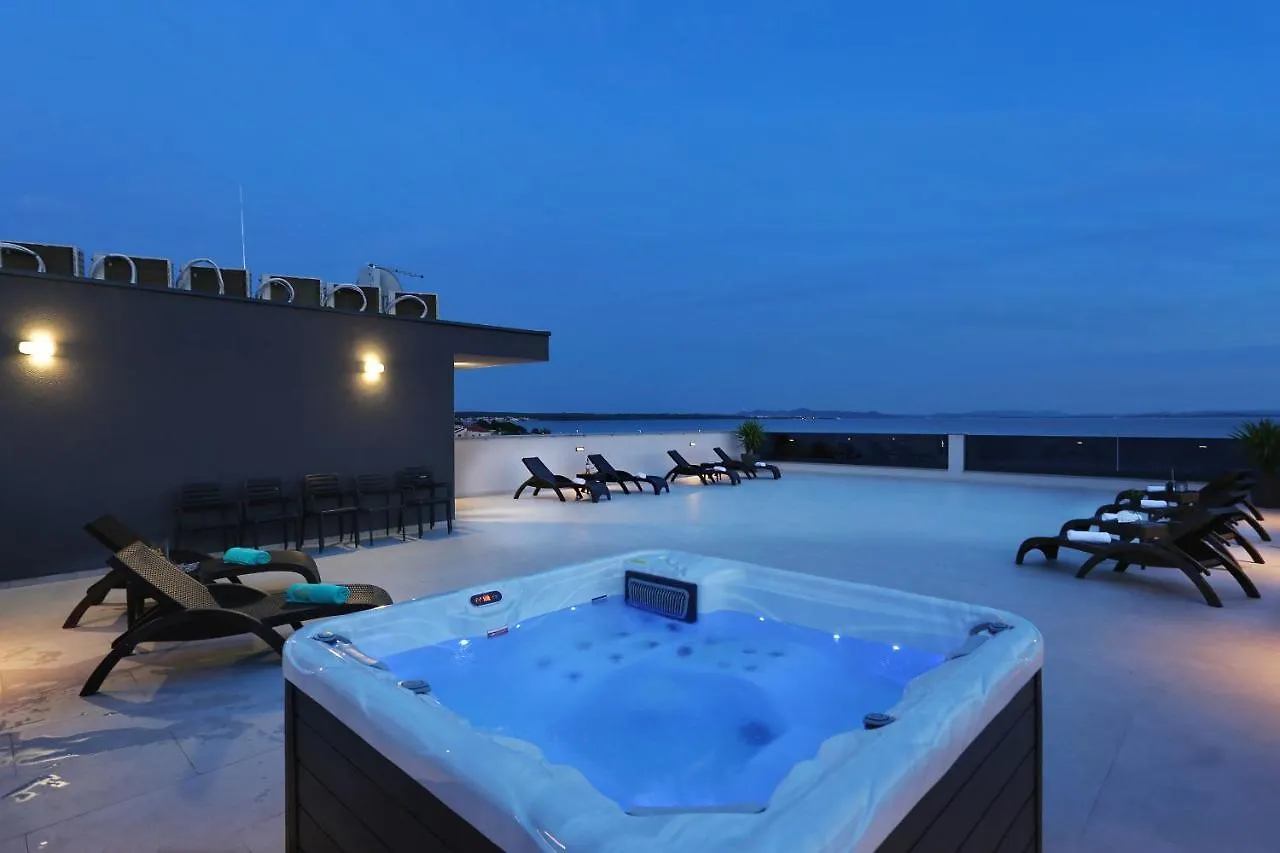 Apartments Bonaca With Jacuzzi Privlaka