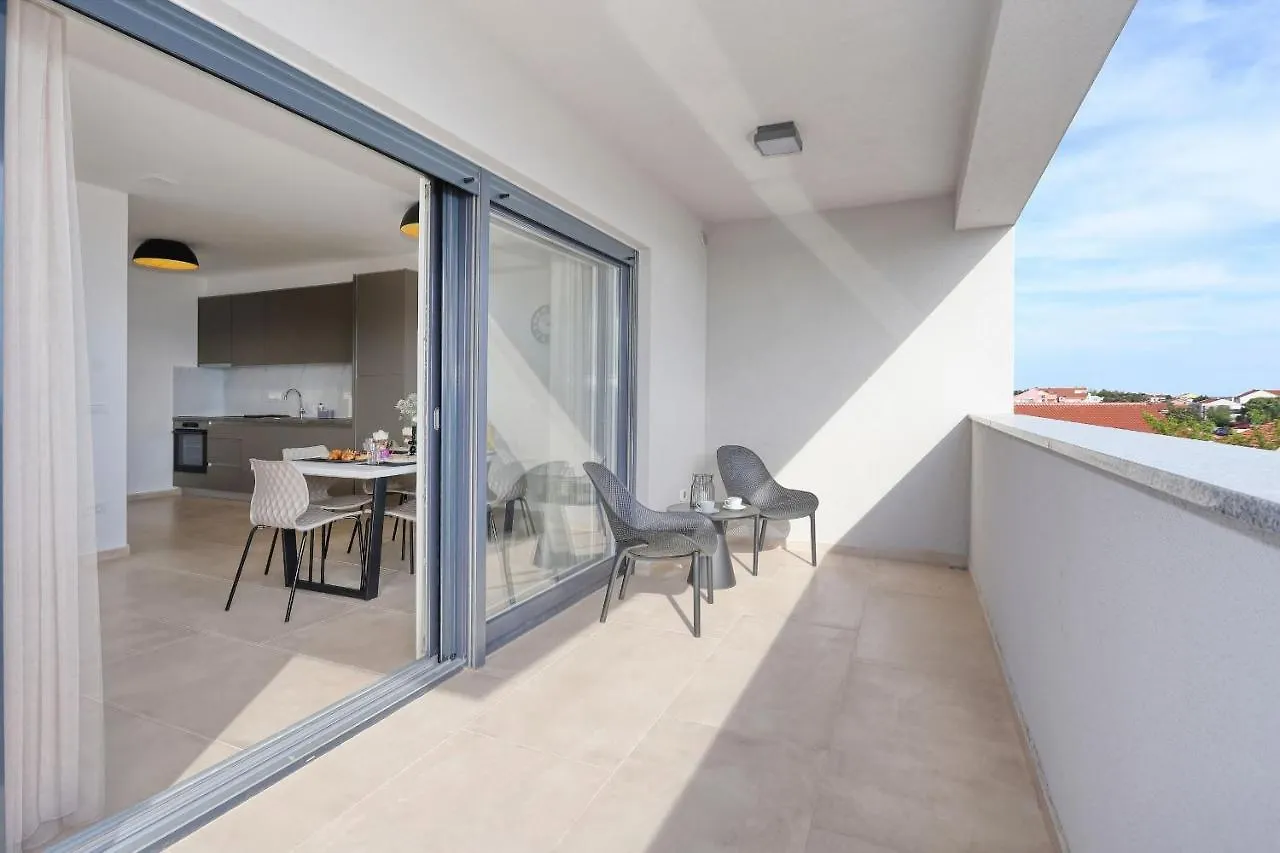 Apartments Bonaca With Jacuzzi Privlaka