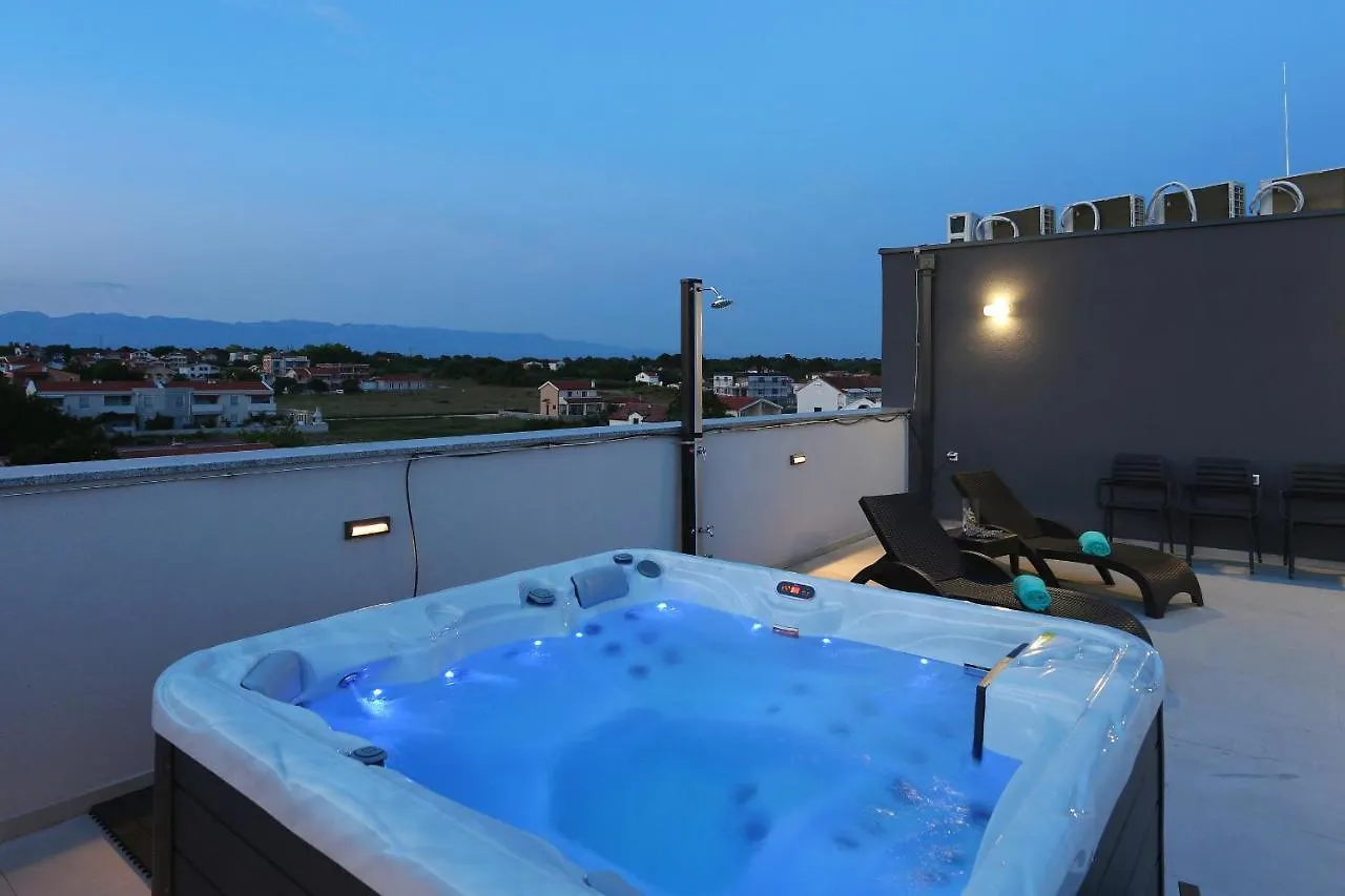 Apartments Bonaca With Jacuzzi Privlaka